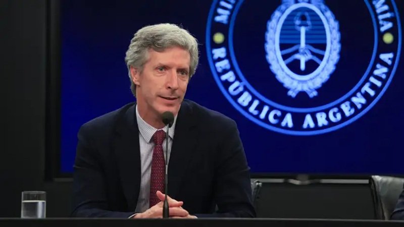 Santiago Bausili y Banco Central ante las dudas por el destino de los $4 billones obtenidos por el Tesoro