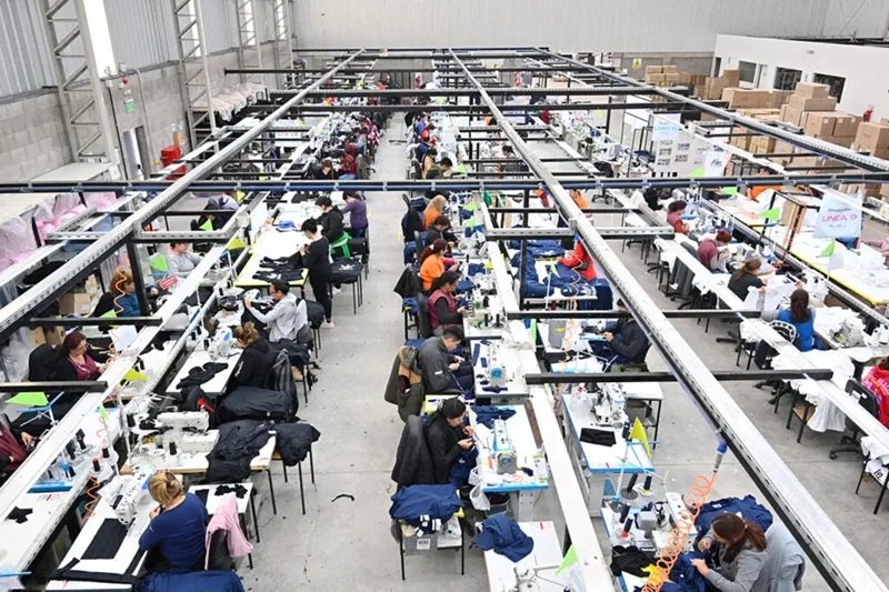 Cierre de Will Der en Las Flores y General Pacheco afecta a más de 140 trabajadores en medio de la crisis de la industria textil argentina.