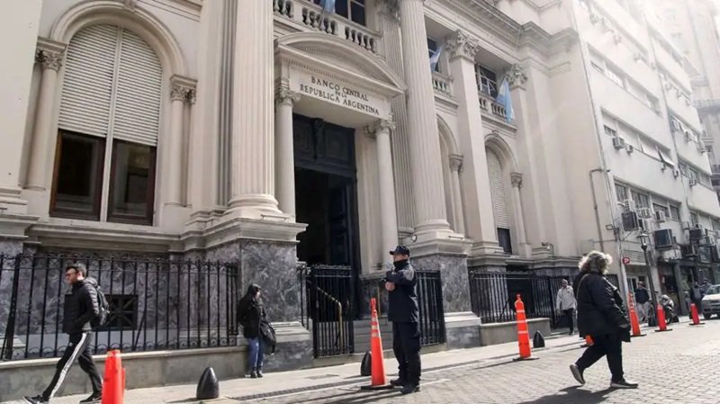 Deuda externa y reforma del Banco Central: eliminación de controles sobre el endeudamiento argentino