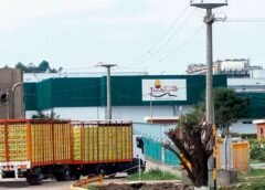 Trabajadores de Granja Tres Arroyos ante la crisis que pone en riesgo 7.000 puestos de trabajo