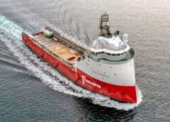 Fugro Supporter realiza estudios para un posible cable submarino entre las Islas Malvinas y Uruguay.