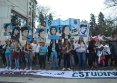 Multitudinaria marcha en La Plata a 50 años de La Noche de los Lápices