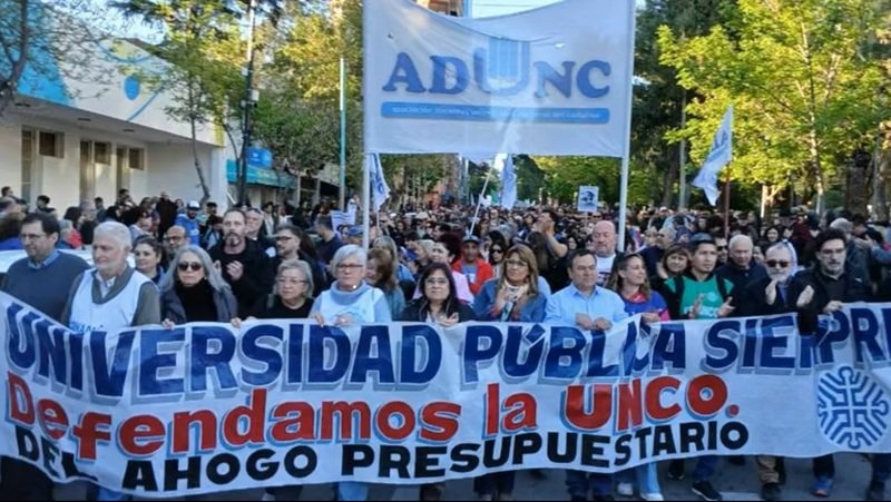 Conflicto por la Ley de Financiamiento Universitario y apelación del Gobierno ante la intimación judicial
