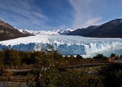 Península de Magallanes frente al glaciar Perito Moreno, donde se autorizó la transferencia de tierras a una firma vinculada a Dubái.