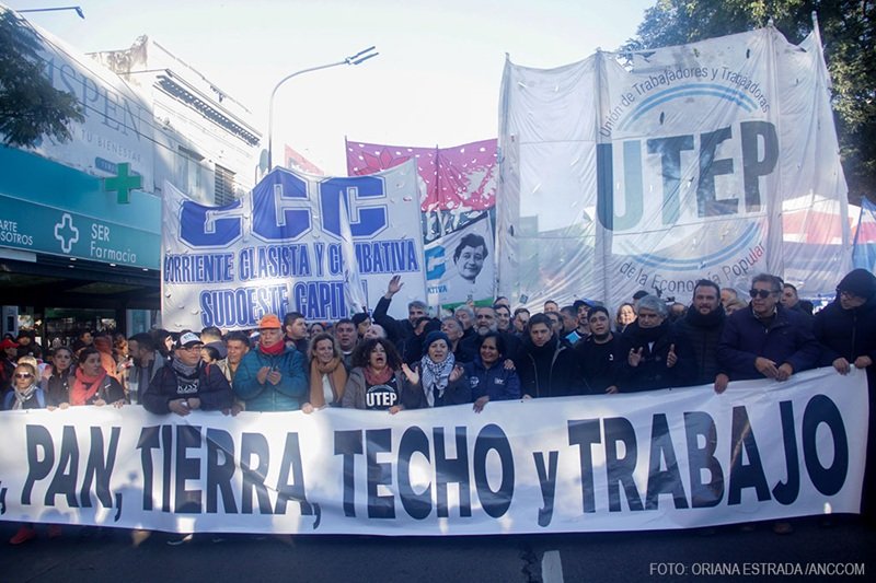 Marcha de la Esperanza en La Plata contra las adicciones y por la situación social de los barrios