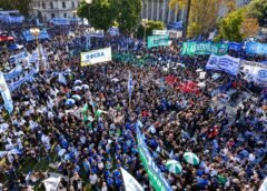 Movilización de la CGT en defensa de la industria nacional y contra la política económica del gobierno de Javier Milei.