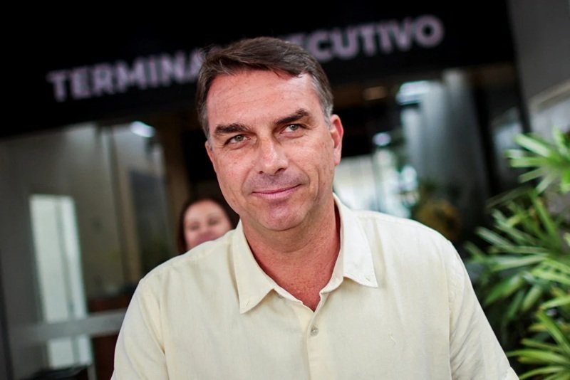 Flávio Bolsonaro y Lula da Silva ante la segunda vuelta de las elecciones presidenciales de Brasil 2026