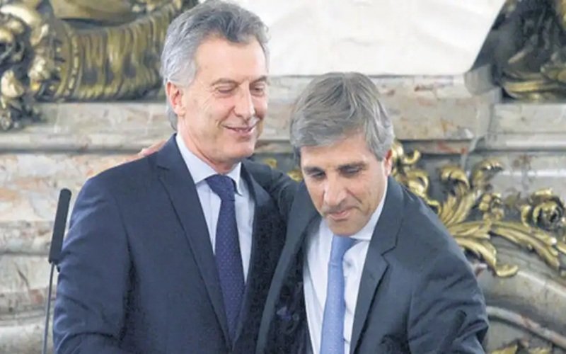 Mauricio Macri y Luis Caputo, involucrados en la causa judicial por la deuda con el FMI contraída en 2018.